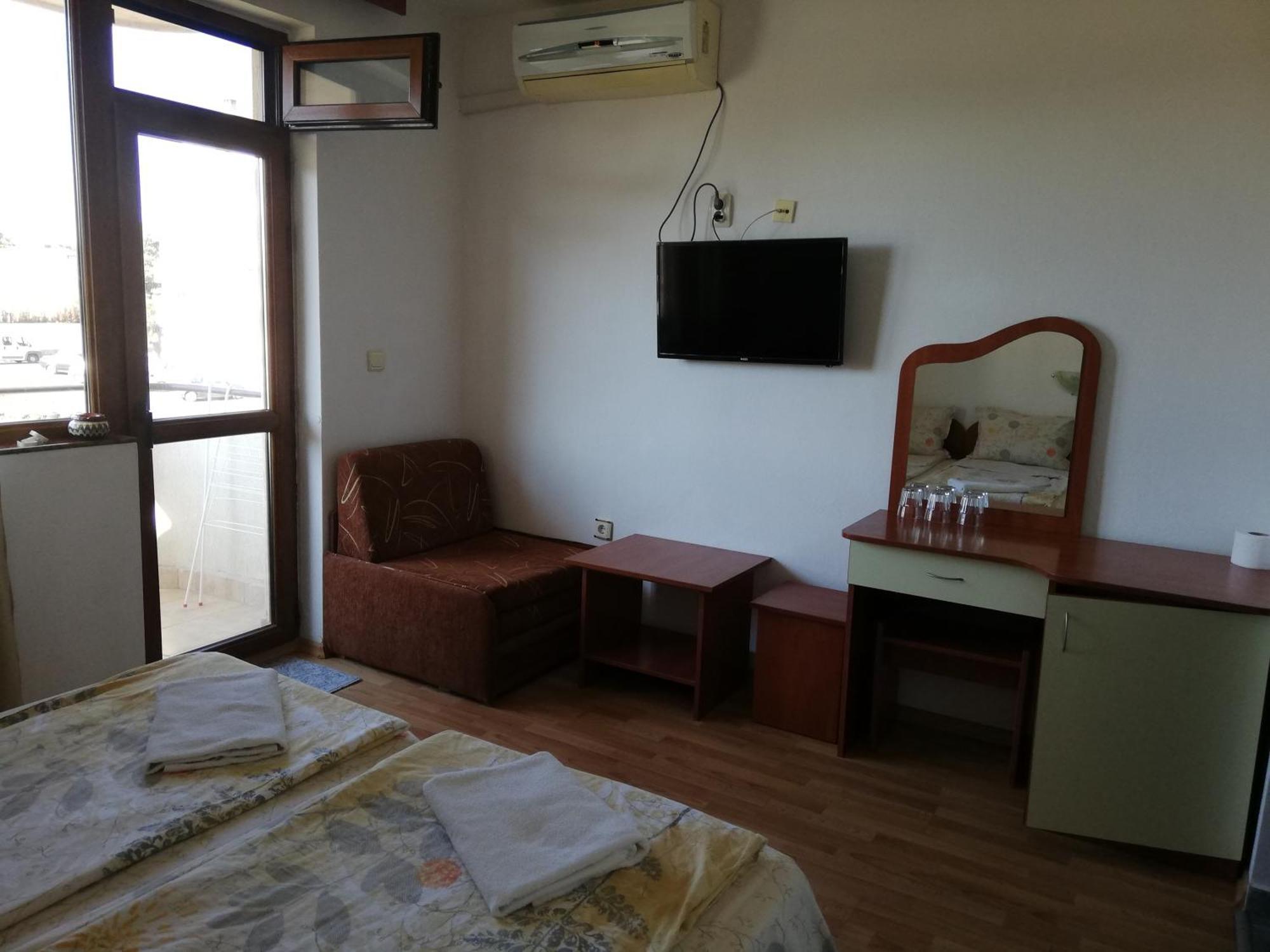 Hotel Strinava Primorsko Esterno foto
